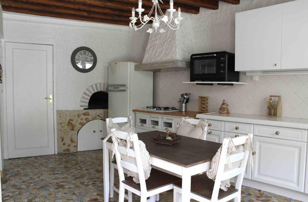 Chambres A La Maison Hermitage Aincourt Exteriör bild